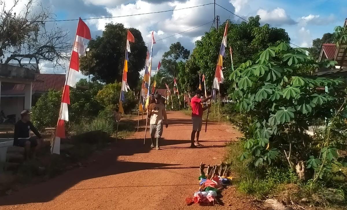 Persiapan Warga Menjelang Penilaian Lomba Kebersihan